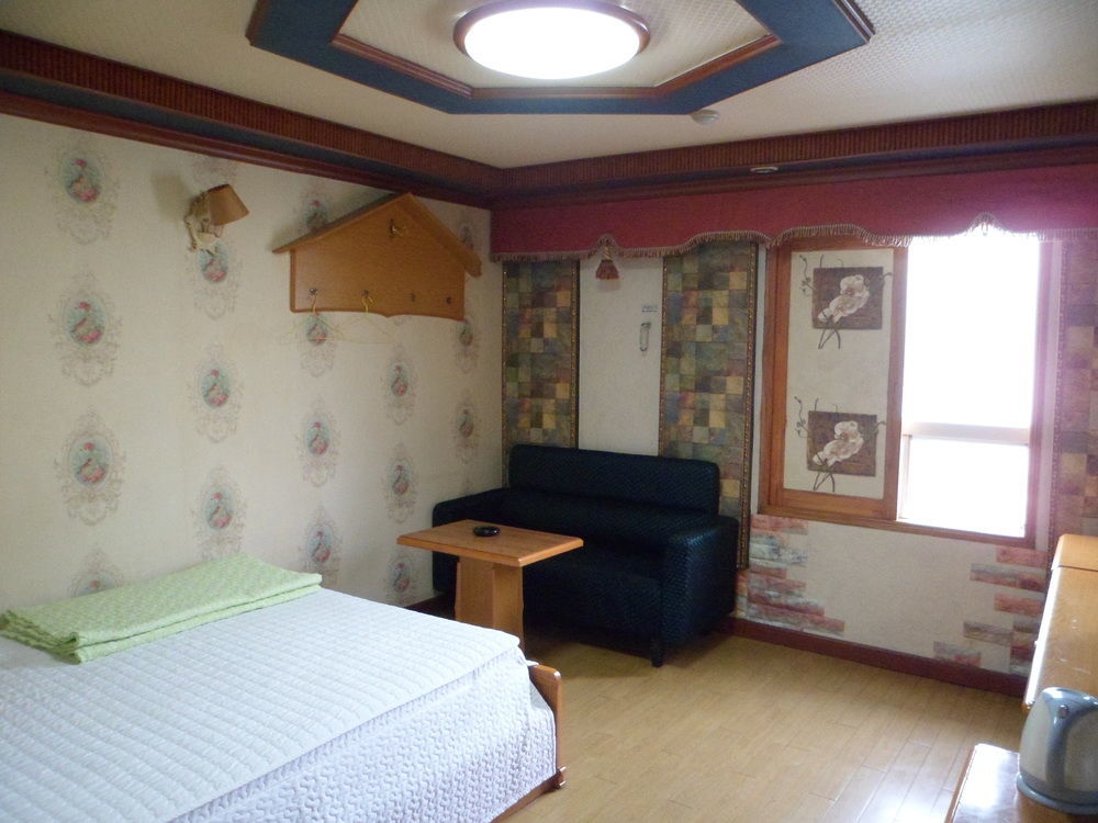 בוסאן Alps Motel מראה חיצוני תמונה
