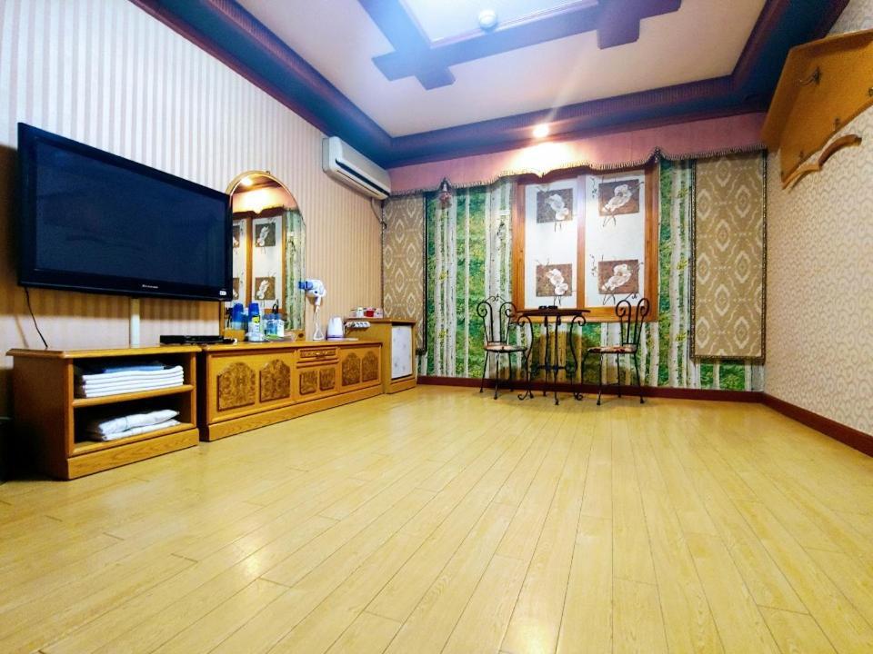 בוסאן Alps Motel מראה חיצוני תמונה